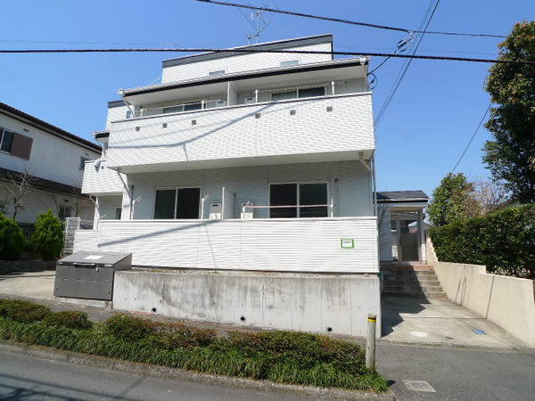 レジデンス玉川学園の建物外観