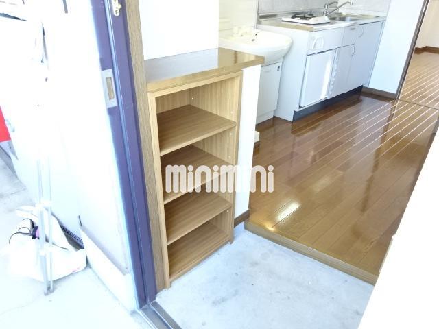 玄関　下駄箱付きの玄関です