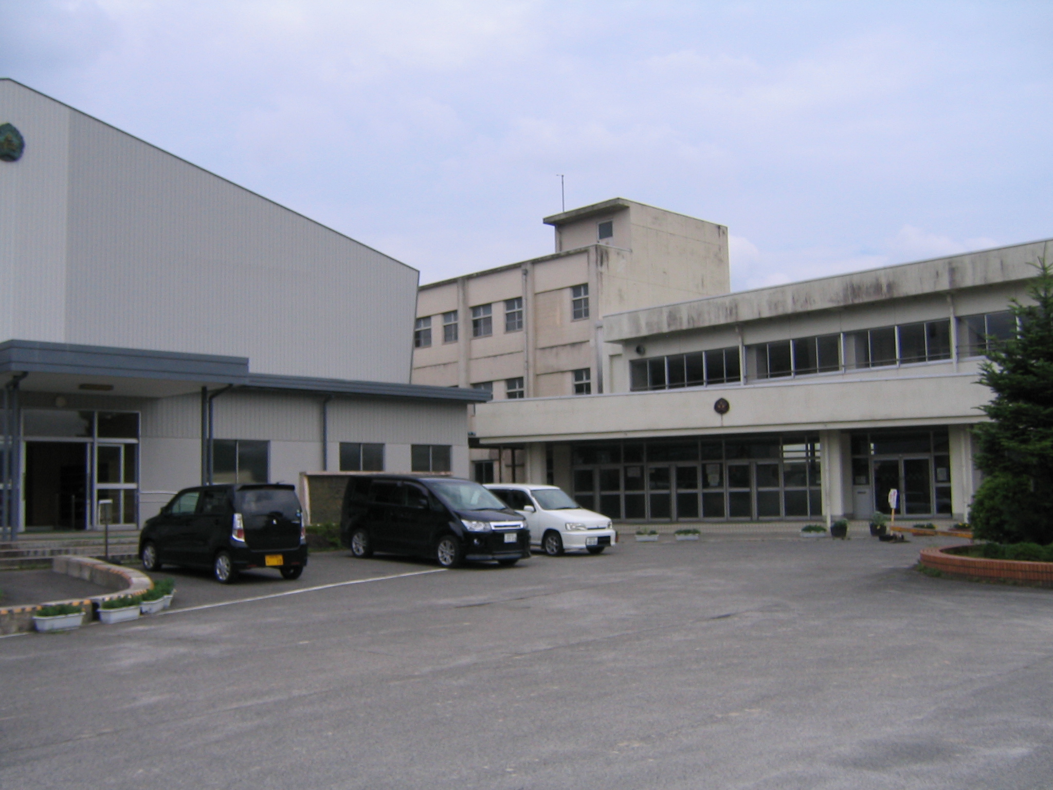 小学校　土岐市立土岐津小学校（小学校）まで423m