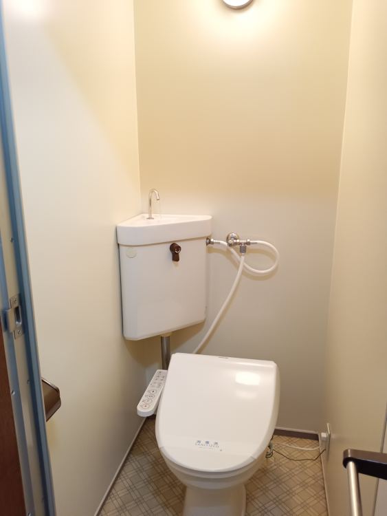 トイレ　温水洗浄暖房便座