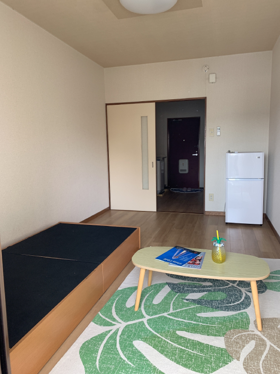 居室・リビング　バルコニー側から見た感じ～冷蔵庫無料貸出☆