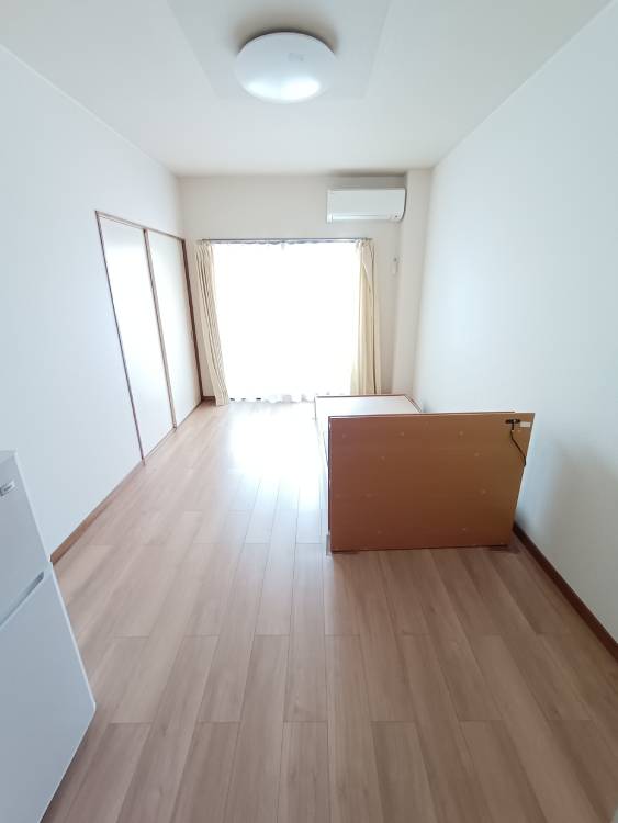 居室・リビング　7帖洋間