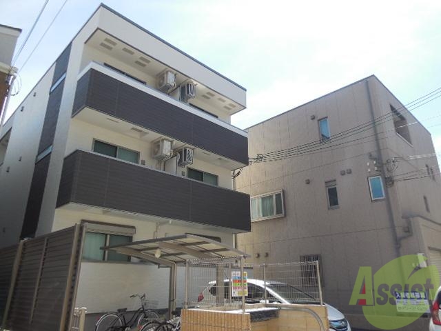 神戸市兵庫区小河通のアパートの建物外観