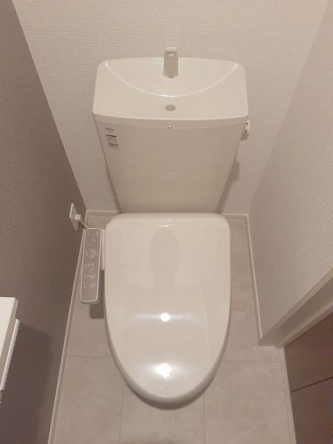 【静岡市清水区三保松原町のアパートのトイレ】