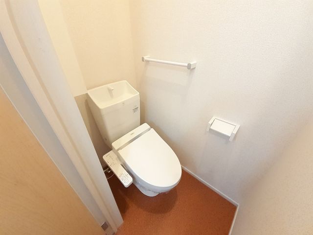【佐賀市多布施のアパートのトイレ】