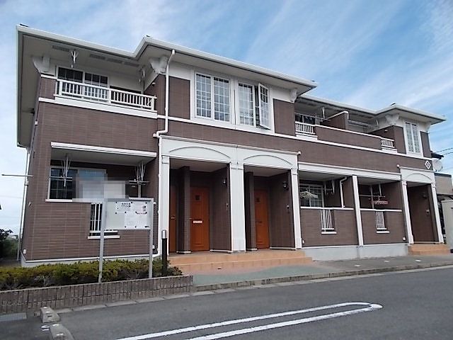 羽島市上中町長間のアパートの建物外観