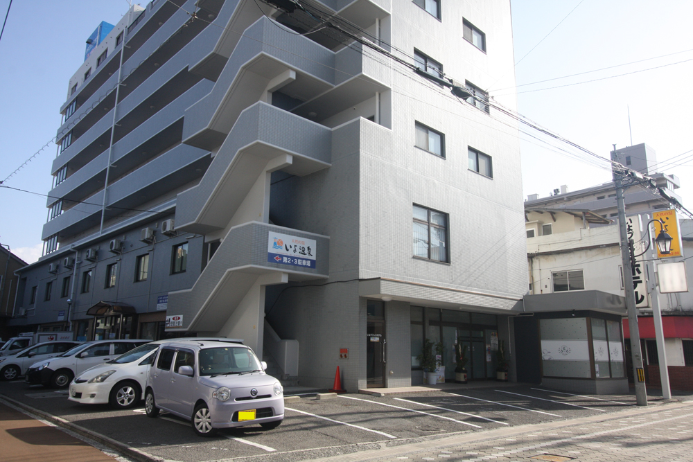 山陽ハイツ三番館の建物外観