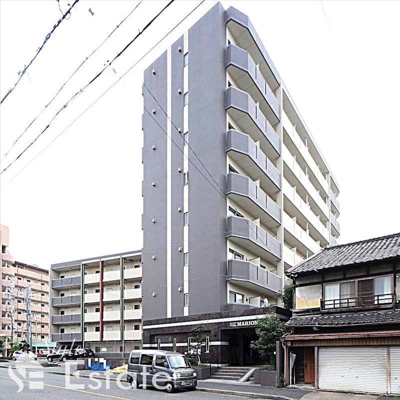 名古屋市昭和区曙町のマンションの建物外観