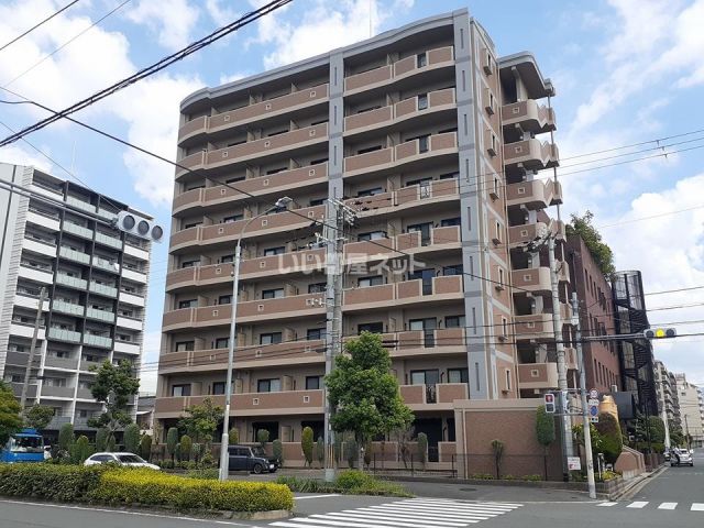 東大阪市長田西のマンションの建物外観