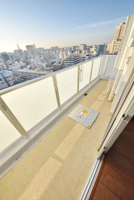 【千葉市中央区新宿のマンションのバルコニー】