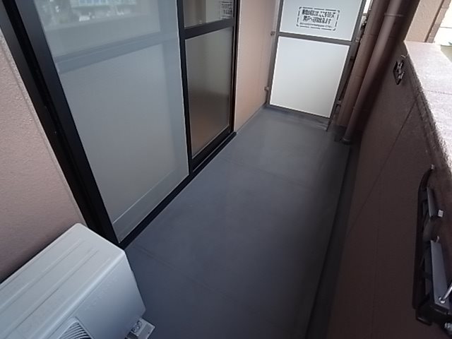 【神戸市北区山田町小部のマンションのバルコニー】