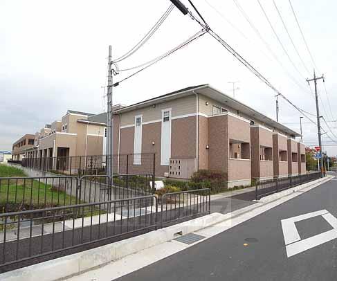 【京都市伏見区横大路菅本のアパートのエントランス】