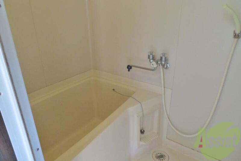 バス・シャワールーム　お風呂にはシャワーも付いて洗い場も広い。つまり掃除がしやすい