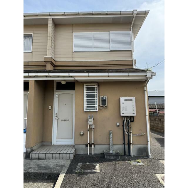 建物外観　全２世帯のテラスハウスです。