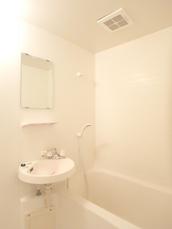 バス・シャワールーム　図面と現状に相違がある場合には現状を優先