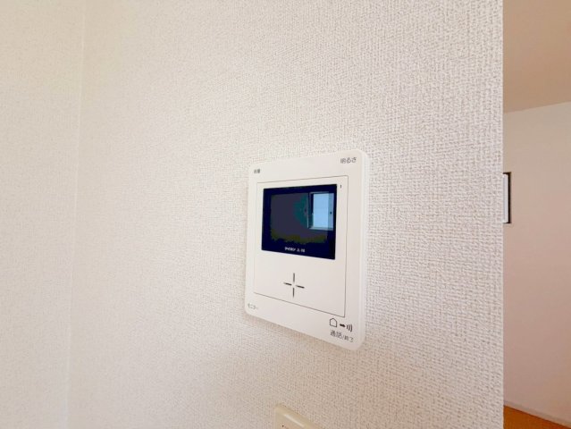 セキュリティ　TVモニターホンで来客が誰か確認してから開けて下さいね
