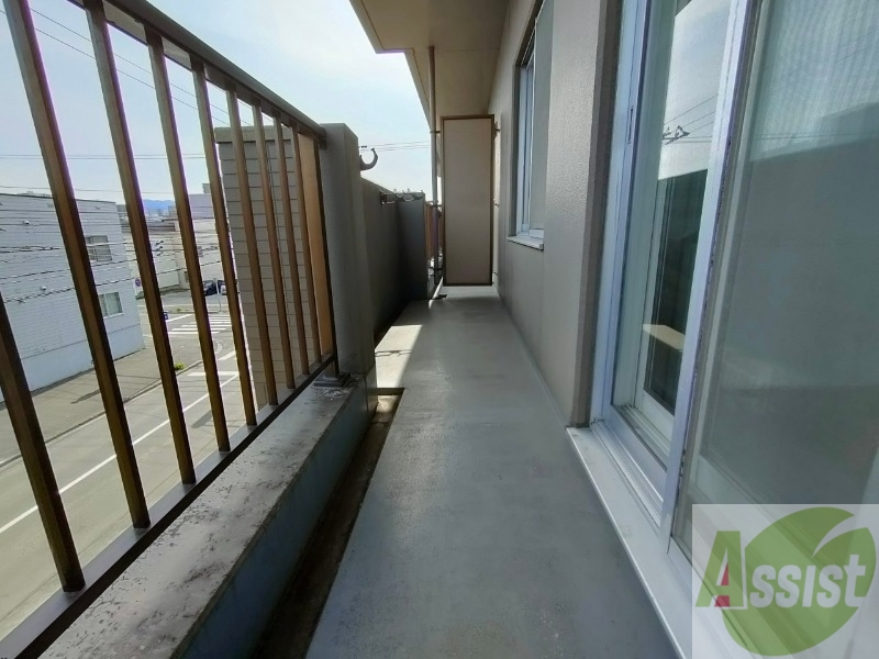 バルコニー　バルコニーです。洗濯物を干したり一息ついたりできますね！