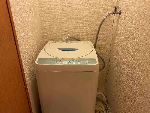 その他設備　※同タイプ部屋の写真となります（洗濯機）