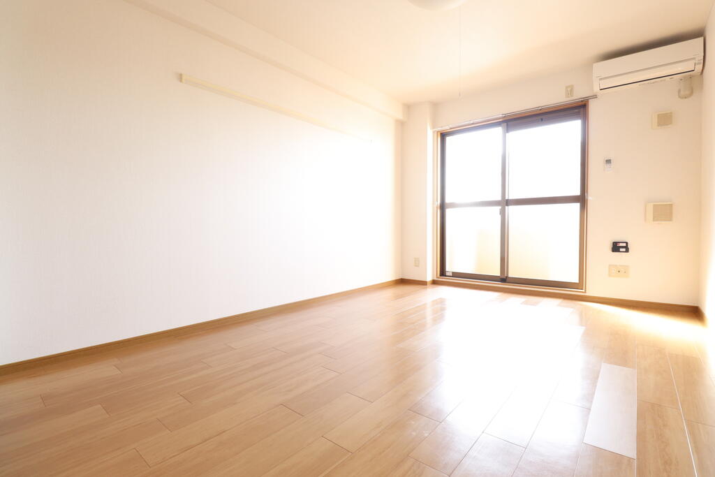 居室・リビング　日当たりの良いリビングです♪