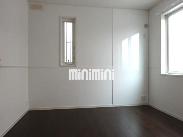 居室・リビング　５．５帖の洋間