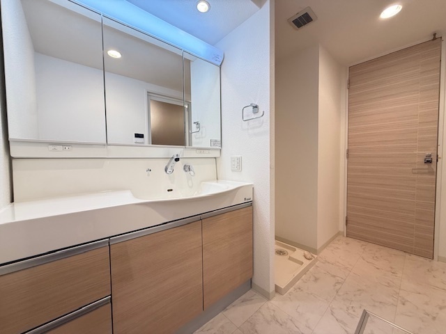 洗面設備　洗面室