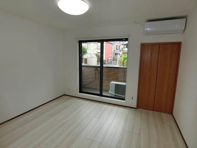 居室・リビング　洋室６．７帖