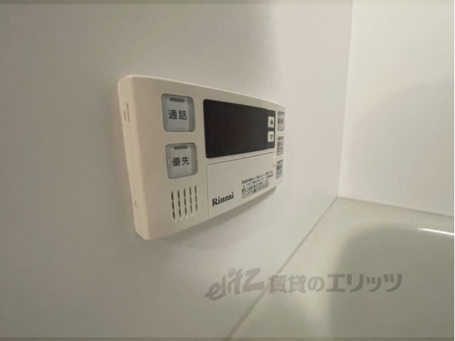 その他設備　給湯器リモコン