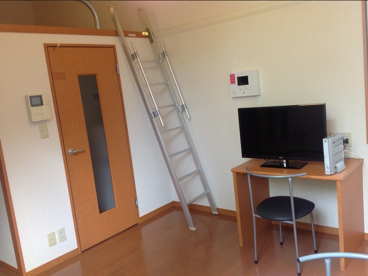 居室・リビング　※１階はフローリング、２階はカーペットになります