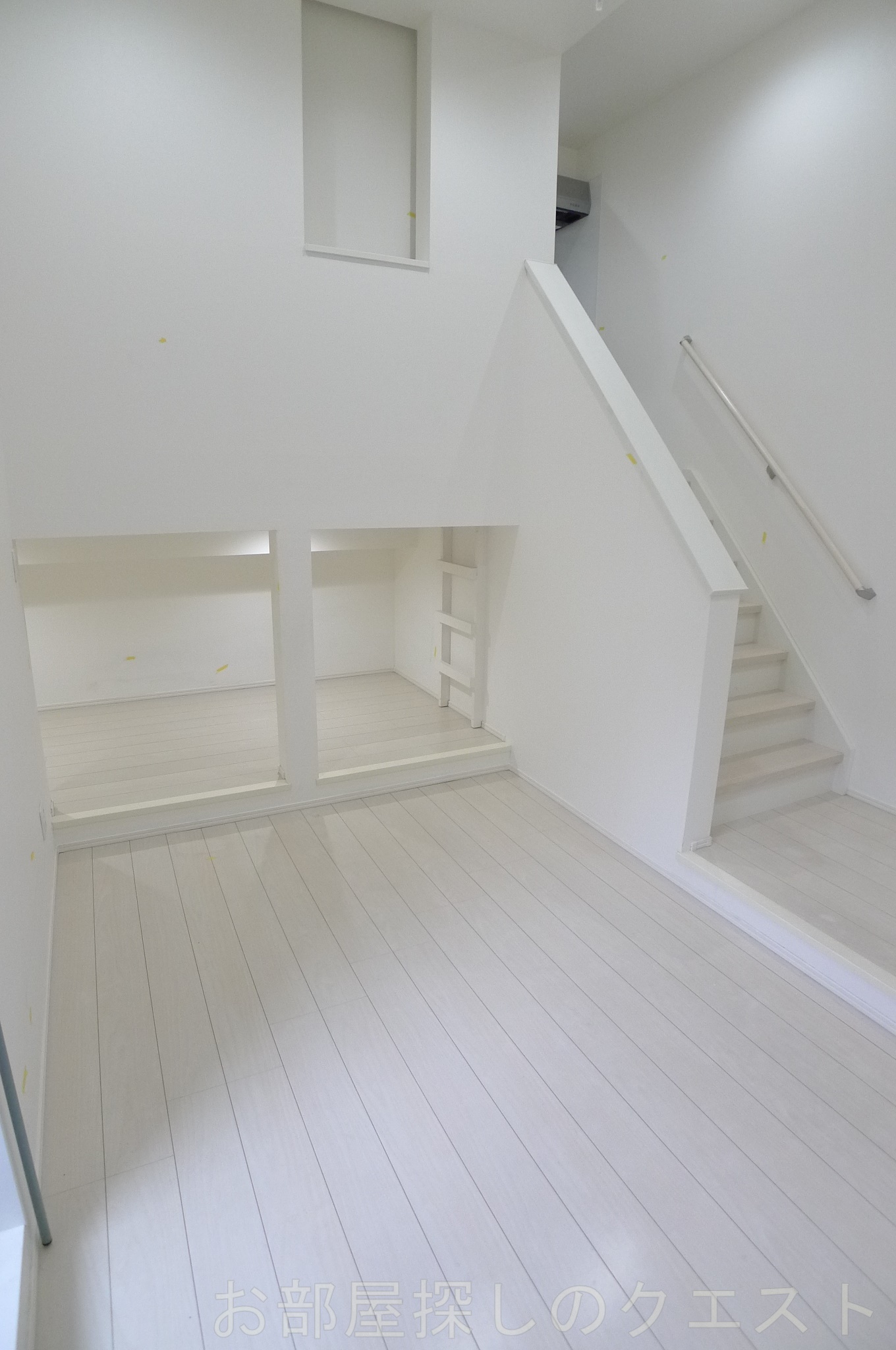 居室・リビング　（写真は同仕様反転タイプ）