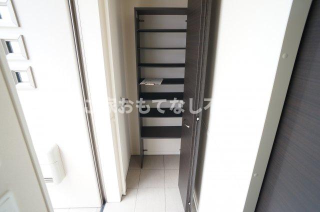 玄関　グランツ歌里　西区の物件はなご家おもてなし不動産へ。