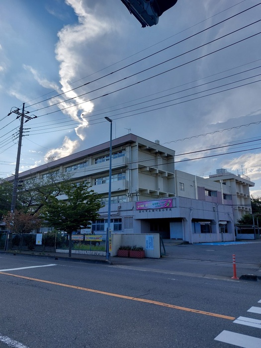 小学校　桶川東小学校（小学校）まで130m