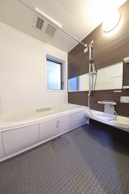 バス・シャワールーム　バス