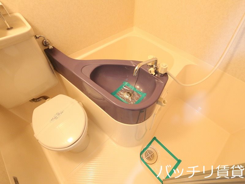 バス・シャワールーム　別号室写真のため、現況を優先致します。