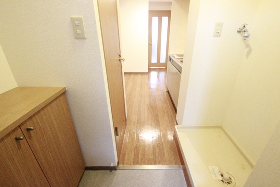 玄関　※別部屋の写真です