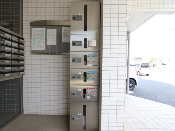 その他共有部分　不在時に便利な宅配ボックスあり！
