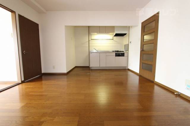 居室・リビング　※１０５号室の写真です