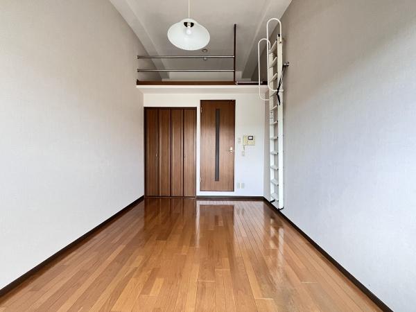 居室・リビング　※305号室の室内写真になります