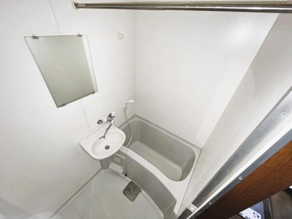 バス・シャワールーム　※305号室の室内写真になります