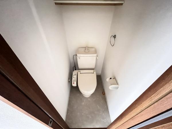 トイレ　※305号室の室内写真になります