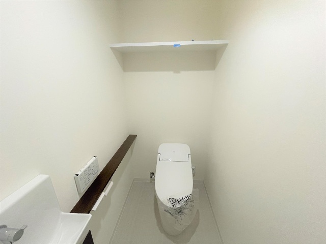 トイレ　別号室