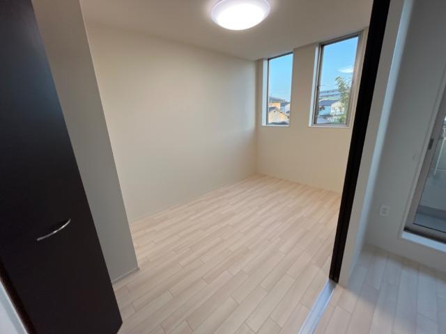 居室・リビング　南側洋室（イメージ）