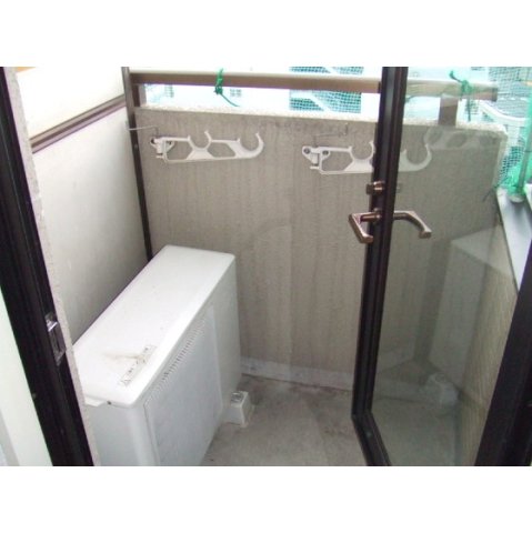 バルコニー　開放的で明るい空間を演出してくれるバルコニーです