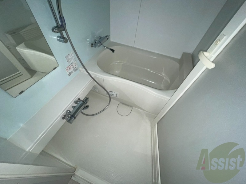 バス・シャワールーム　１人暮らしにはピッタリのサイズ感ですね！