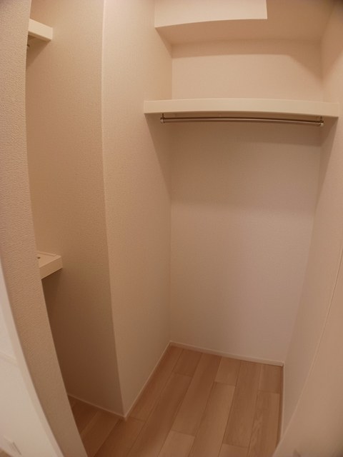 収納　ウォークインクローゼットなので収納豊富です☆