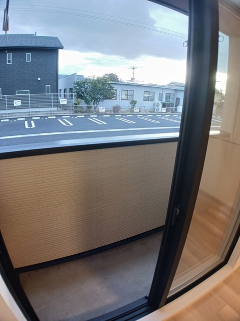 バルコニー　陽当たり良好なバルコニーです♪