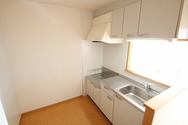 キッチン　※同物件別号室となります。