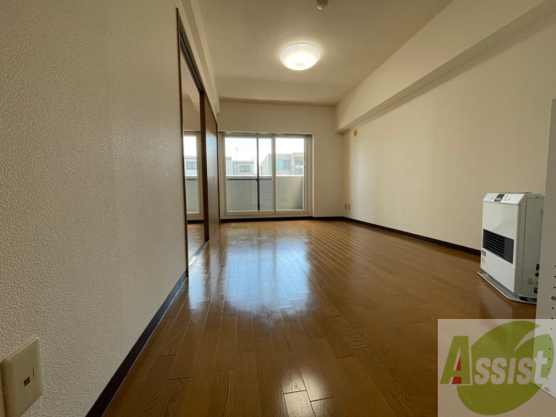 居室・リビング　広くてキレイなＬＤＫが広がっていて、充実した生活が送れそう。