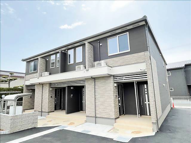 建物外観　南向き。日当たり良好です。