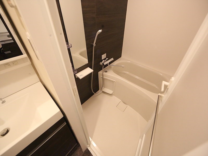 バス・シャワールーム　バスルーム　浴室暖房乾燥機付