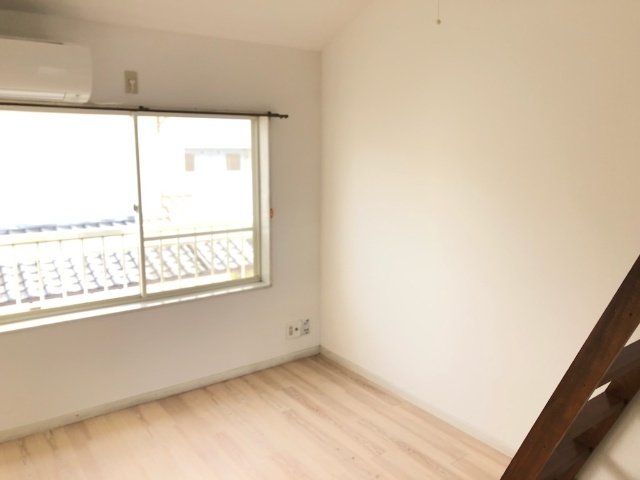 居室・リビング　別部屋の同型になります。